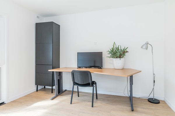 Foto - Verkocht onder voorbehoud: Ruime en veelzijdige vrijstaande woning met 173 m² woonoppervlakte,  extra leefverdieping, 3 slaapkamers (mogelijkheid tot 4), 2 badkamers, royaal bijgebouw en tuin op het zuidoosten in Hulsberg